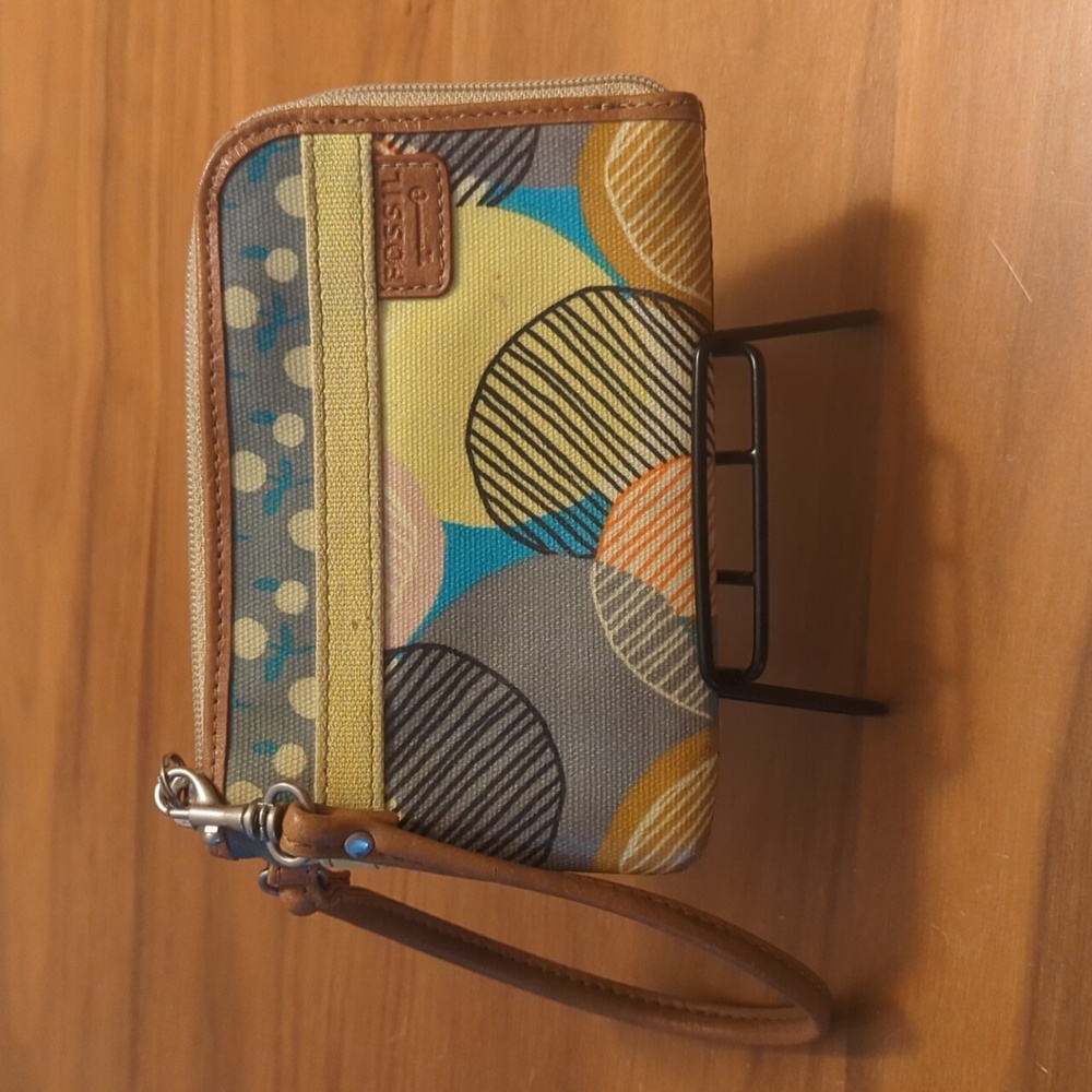 Fossil Wristlet